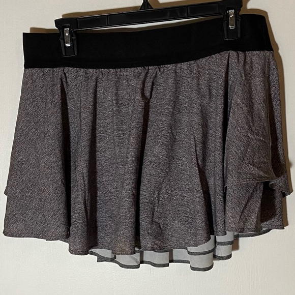 Lululemon Athletica Black and Gray Court Rival Skort - Picture 4 of 7